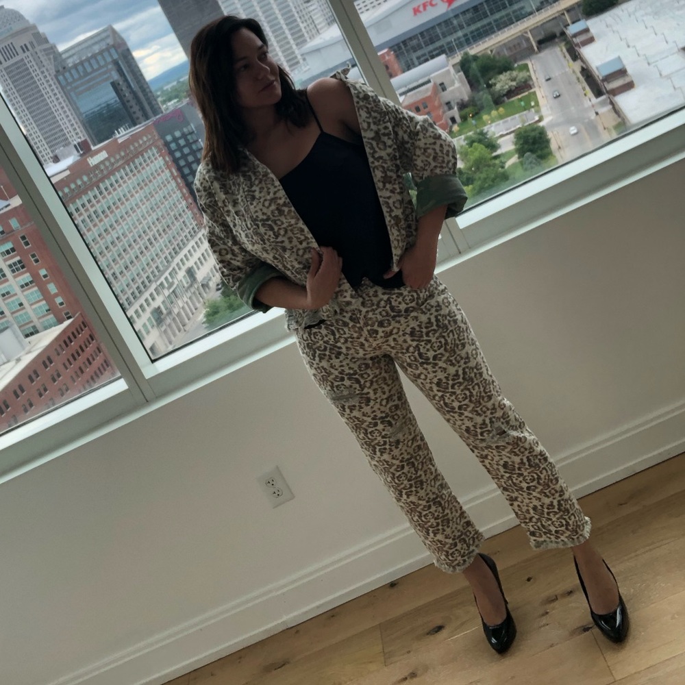 Distressed cropped leopard print jeans